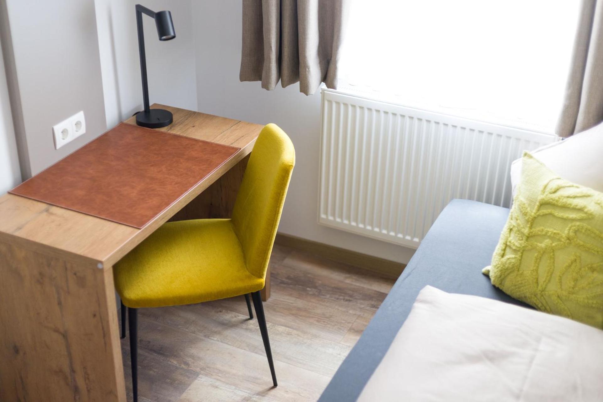 Hotel Zur Traube Uffenheim Экстерьер фото