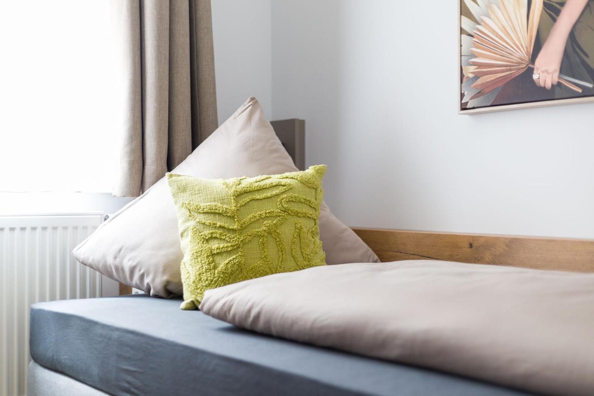 Hotel Zur Traube Uffenheim Экстерьер фото
