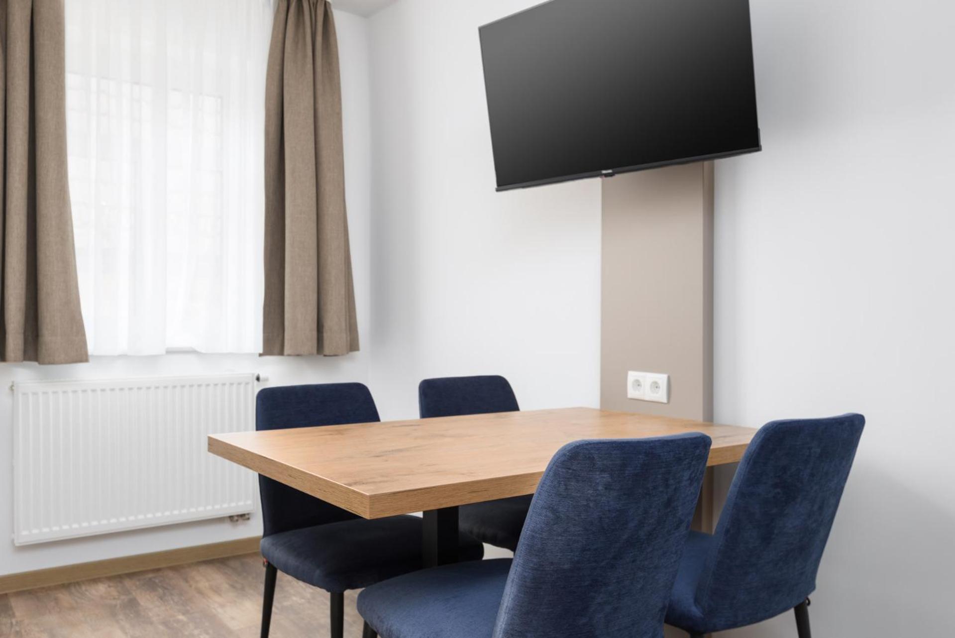 Hotel Zur Traube Uffenheim Экстерьер фото