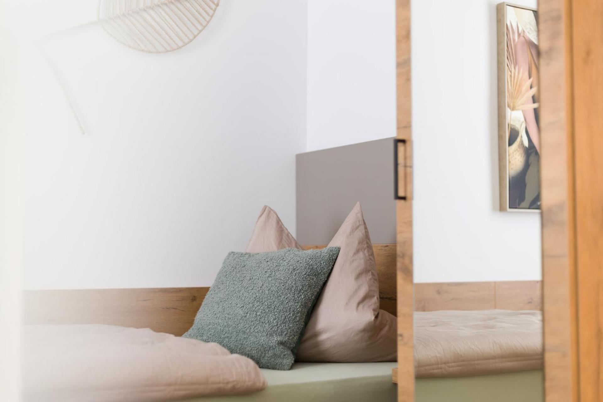 Hotel Zur Traube Uffenheim Экстерьер фото