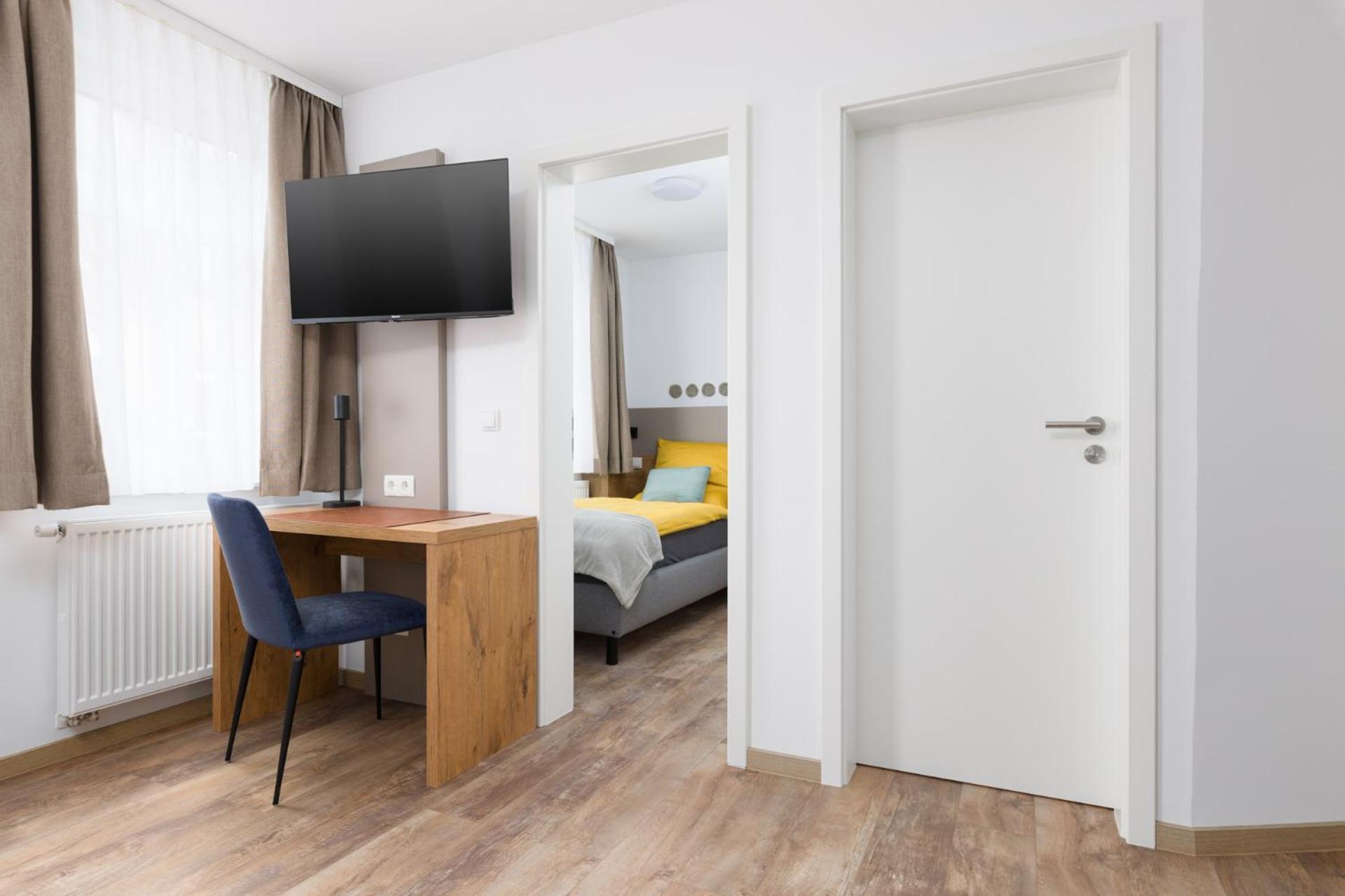 Hotel Zur Traube Uffenheim Экстерьер фото